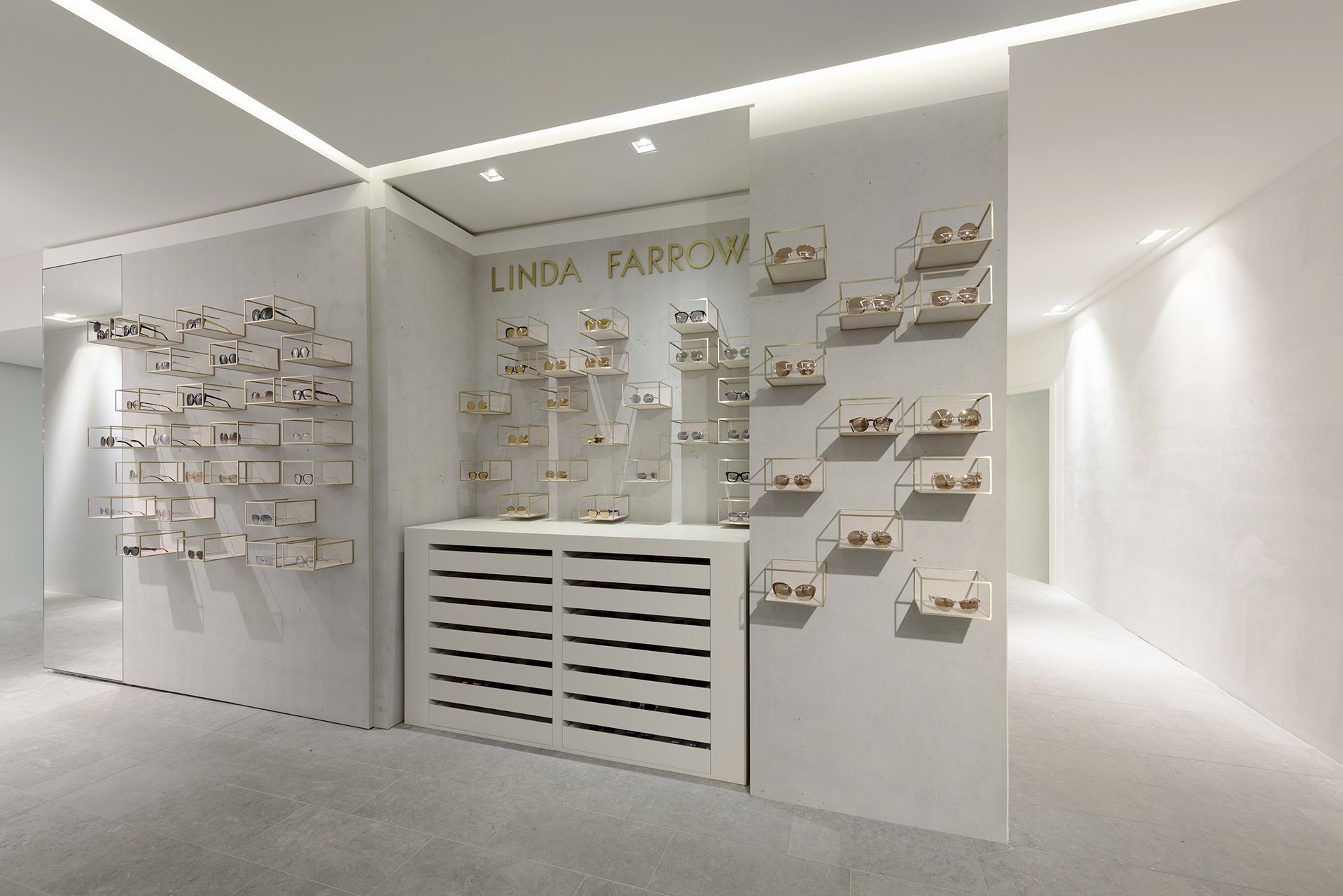 Linda Farrow Store La Rinascente Milan