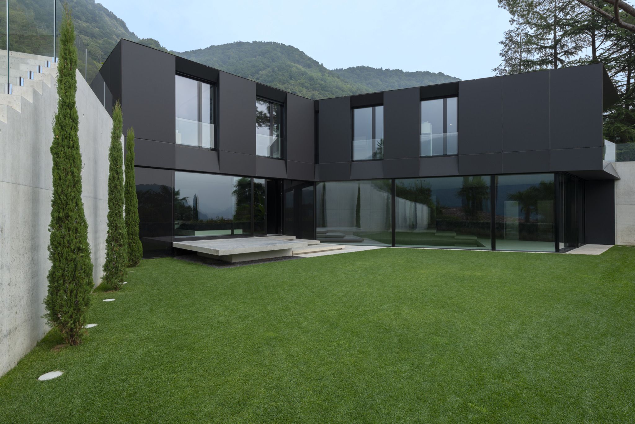 Villa in Morcote, project by ZMB architettura SAGL, furniture by molteni&C
