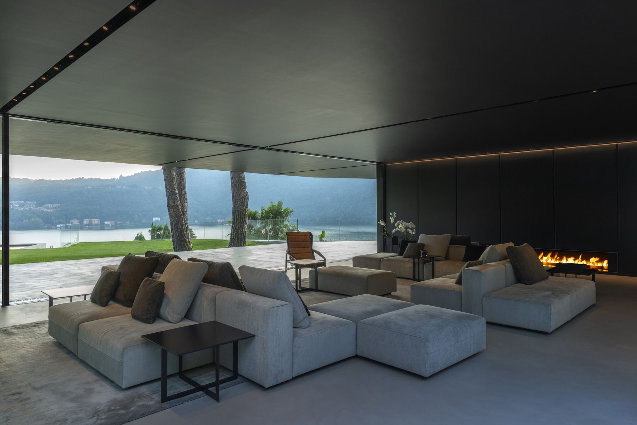Villa in Morcote, project by ZMB architettura SAGL, furniture by Molteni&C