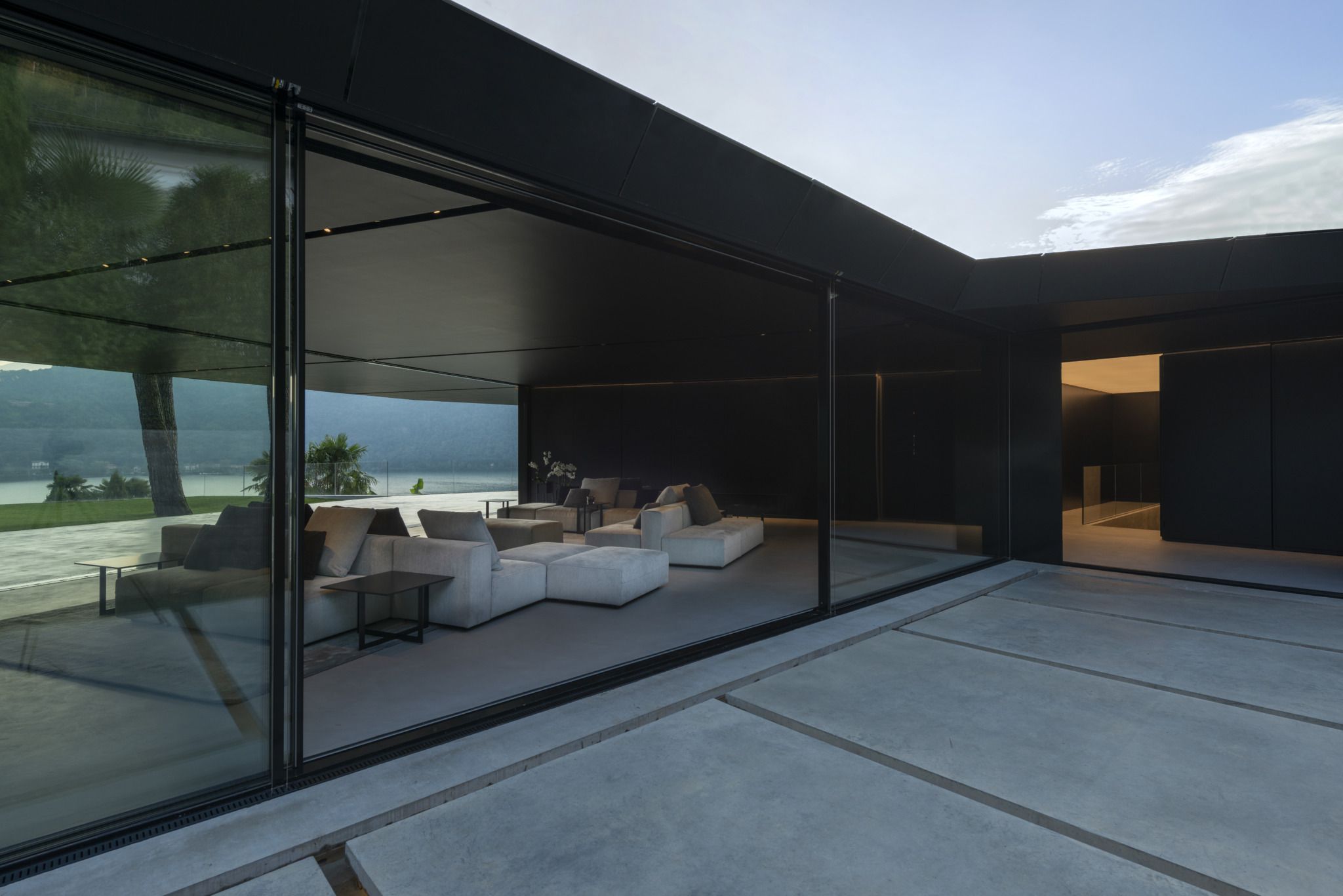 Villa in Morcote, project by ZMB architettura SAGL, furniture by Molteni&C